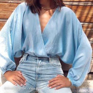 blue crop bubble sleeve top